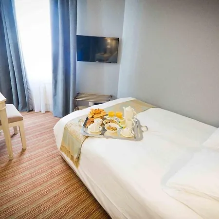 Champerret Heliopolis Hotel Parigi