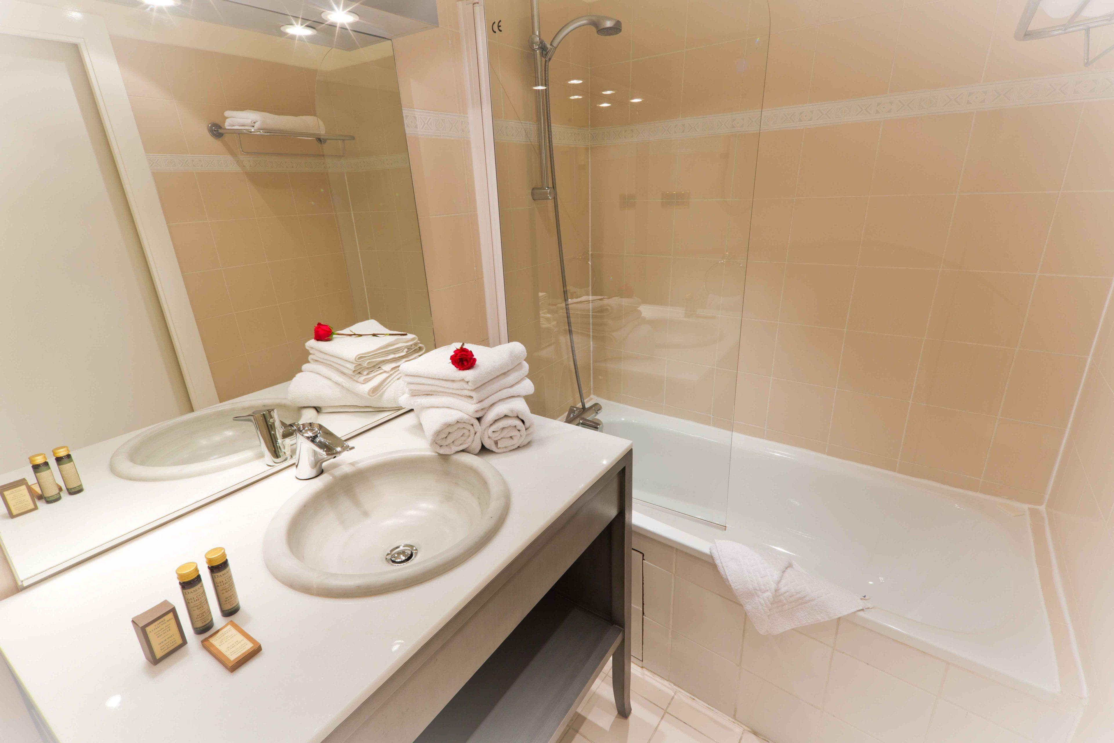 Champerret Heliopolis Hotel 3*